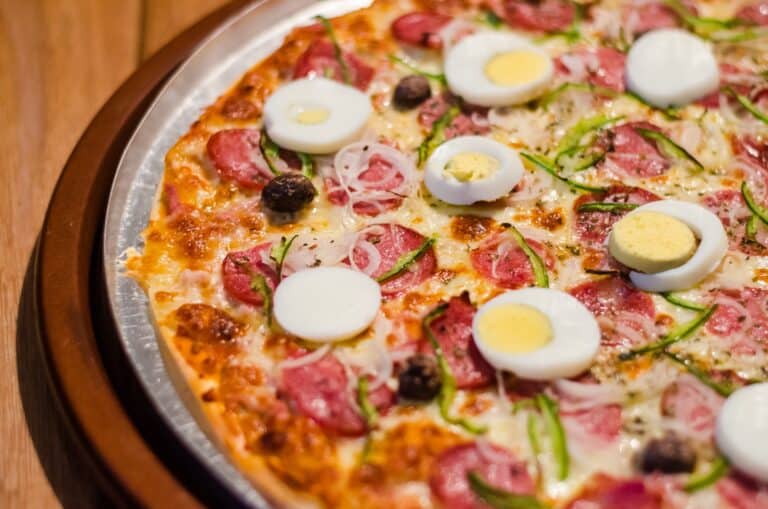 Read more about the article Does Pizza Contain Eggs?