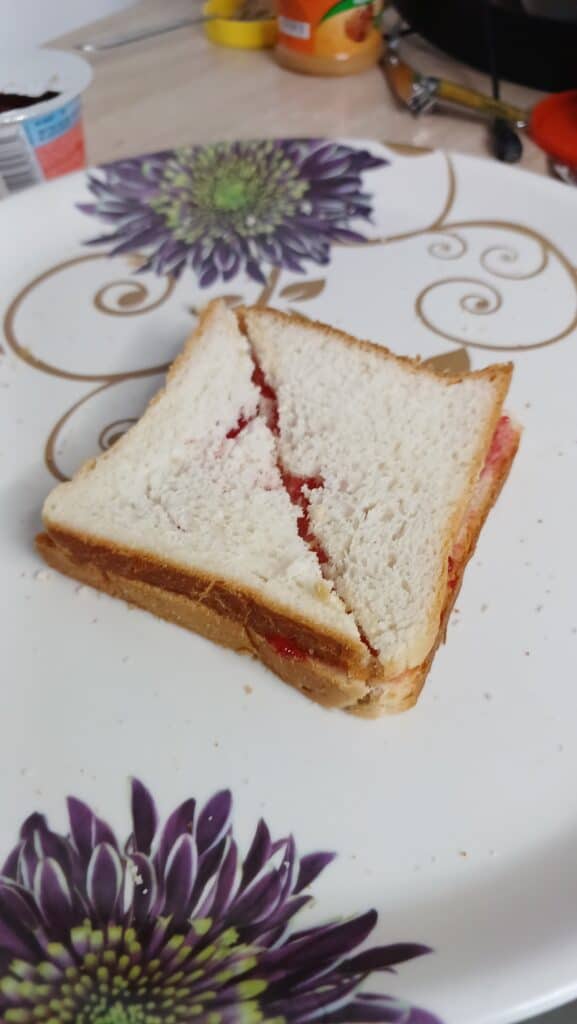 jam-sandwich-with-diagonal-cut