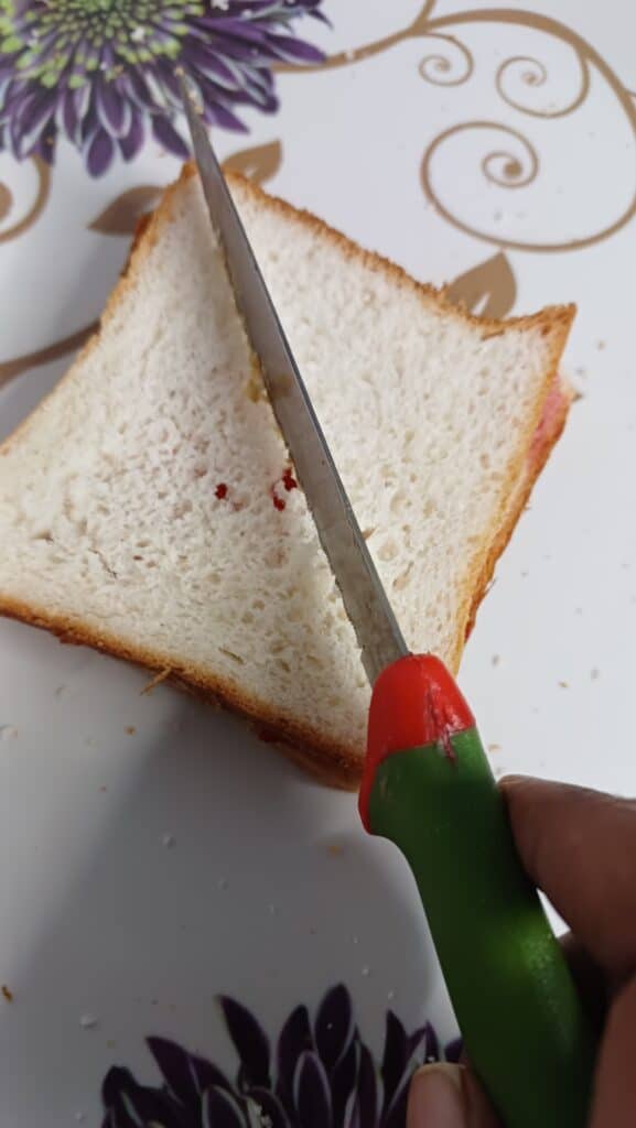 knife-on-bread