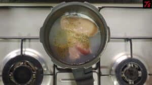 chicken-boiling-inside-a-pressure-cooker