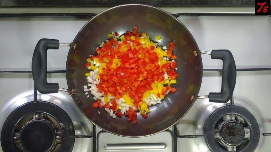 frying-the-capsicums