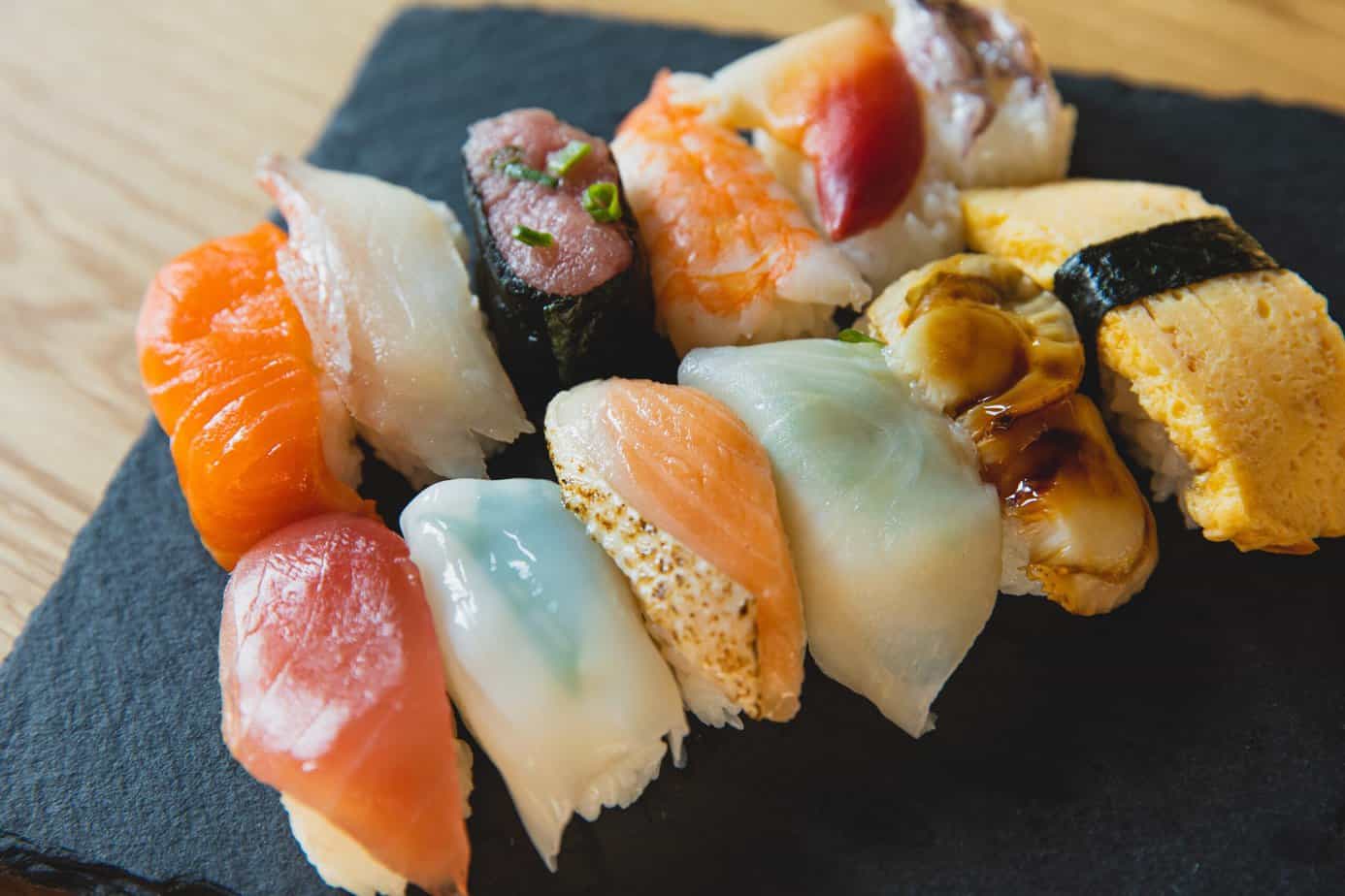 You are currently viewing How to Eat Sushi for Beginners