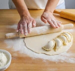 cutting-the-dough-in-a-circular-shape